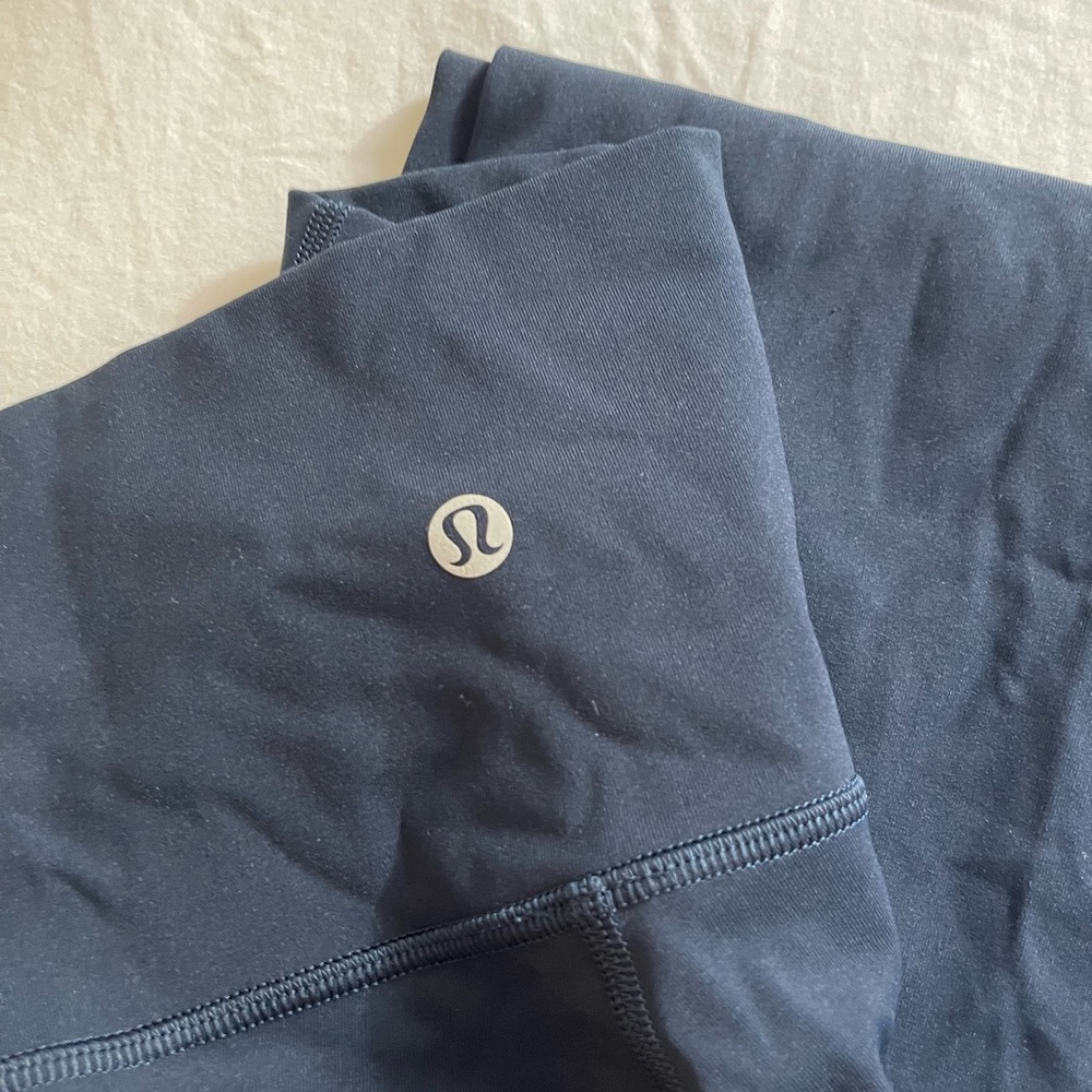 Lululemon WUNDER UNDER 25” True Navy leggings